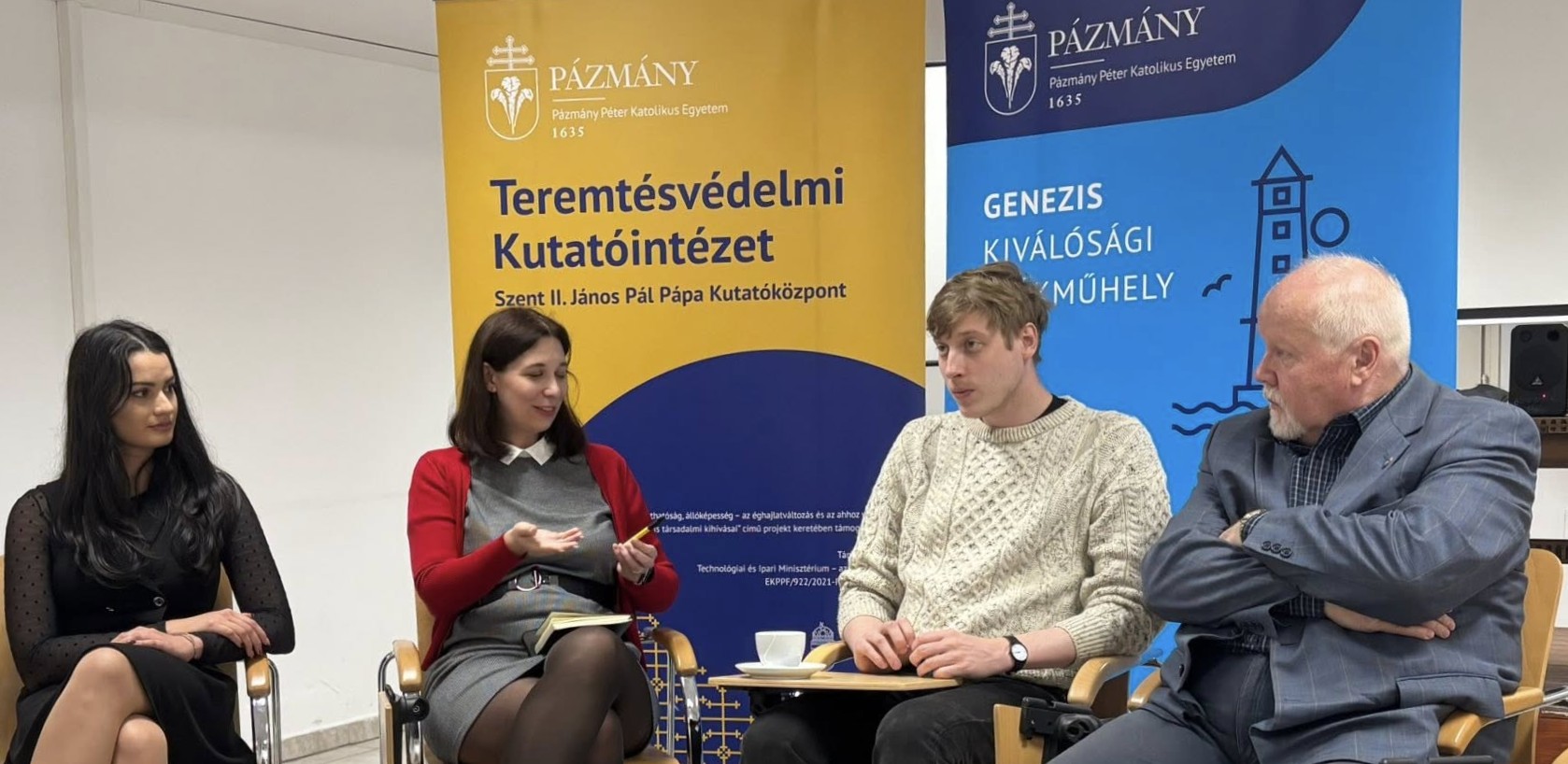 Kerekasztal csoportkép