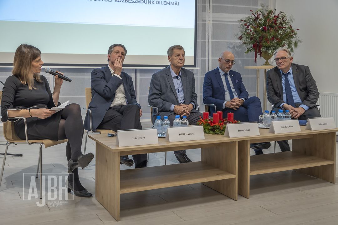 Az Emberi Jogok Világnapja alkalmából rendezett konferenciát Juhász Imre, az alapvető jogok biztosa nyitotta meg